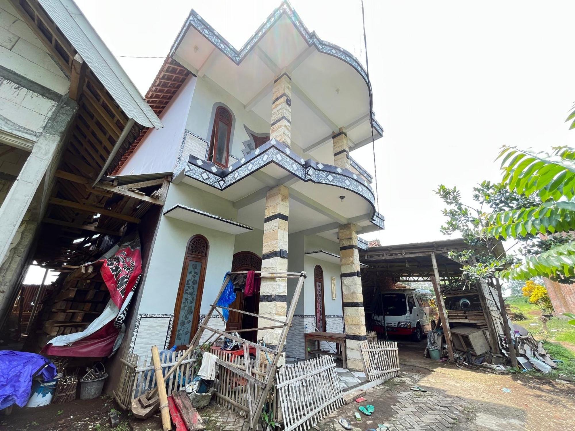 Spot On 93423 Kost Berkah Near Kebun Teh Wonosari Hotel Lawang Ngoại thất bức ảnh