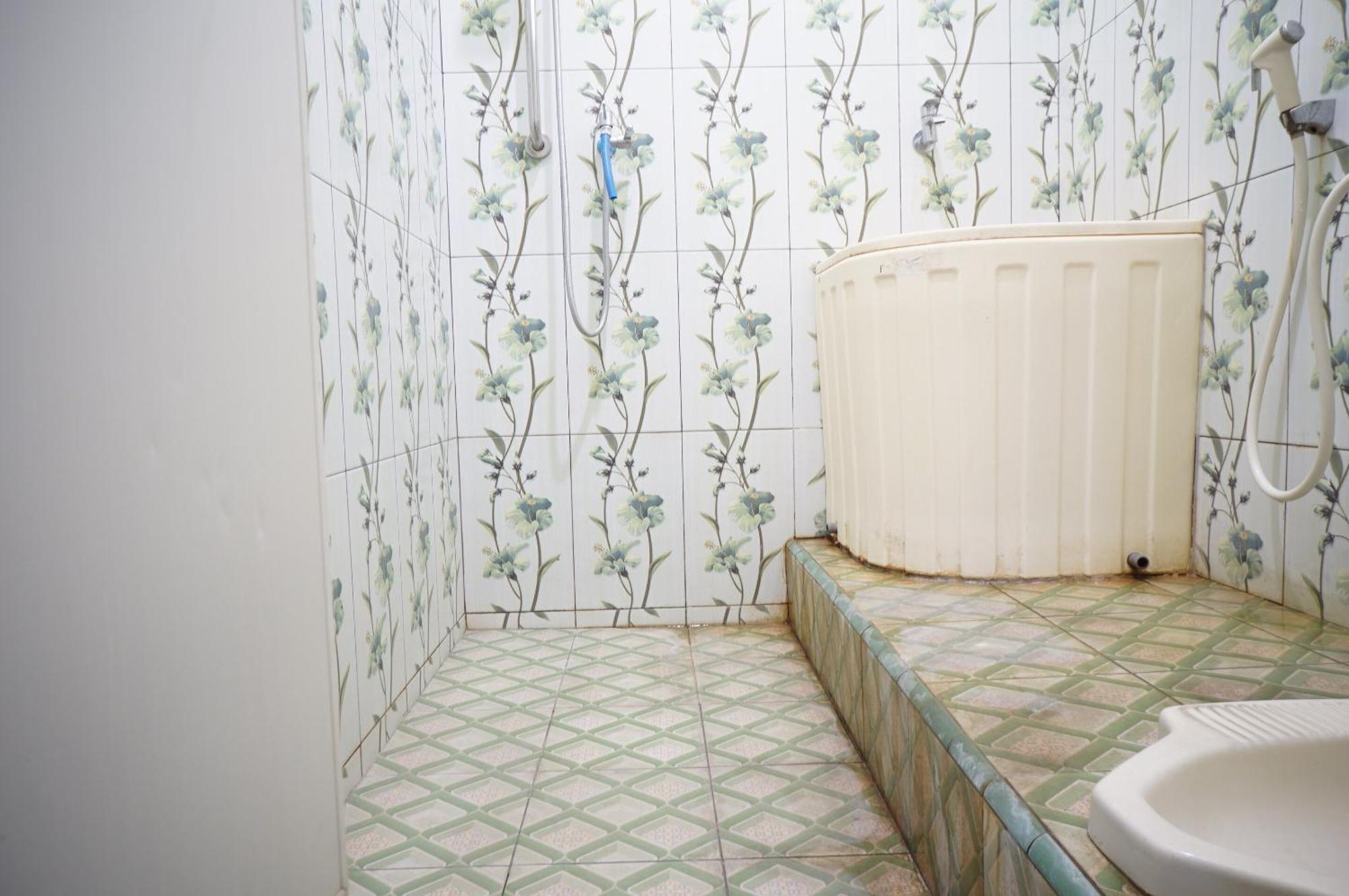 Spot On 93423 Kost Berkah Near Kebun Teh Wonosari Hotel Lawang Ngoại thất bức ảnh