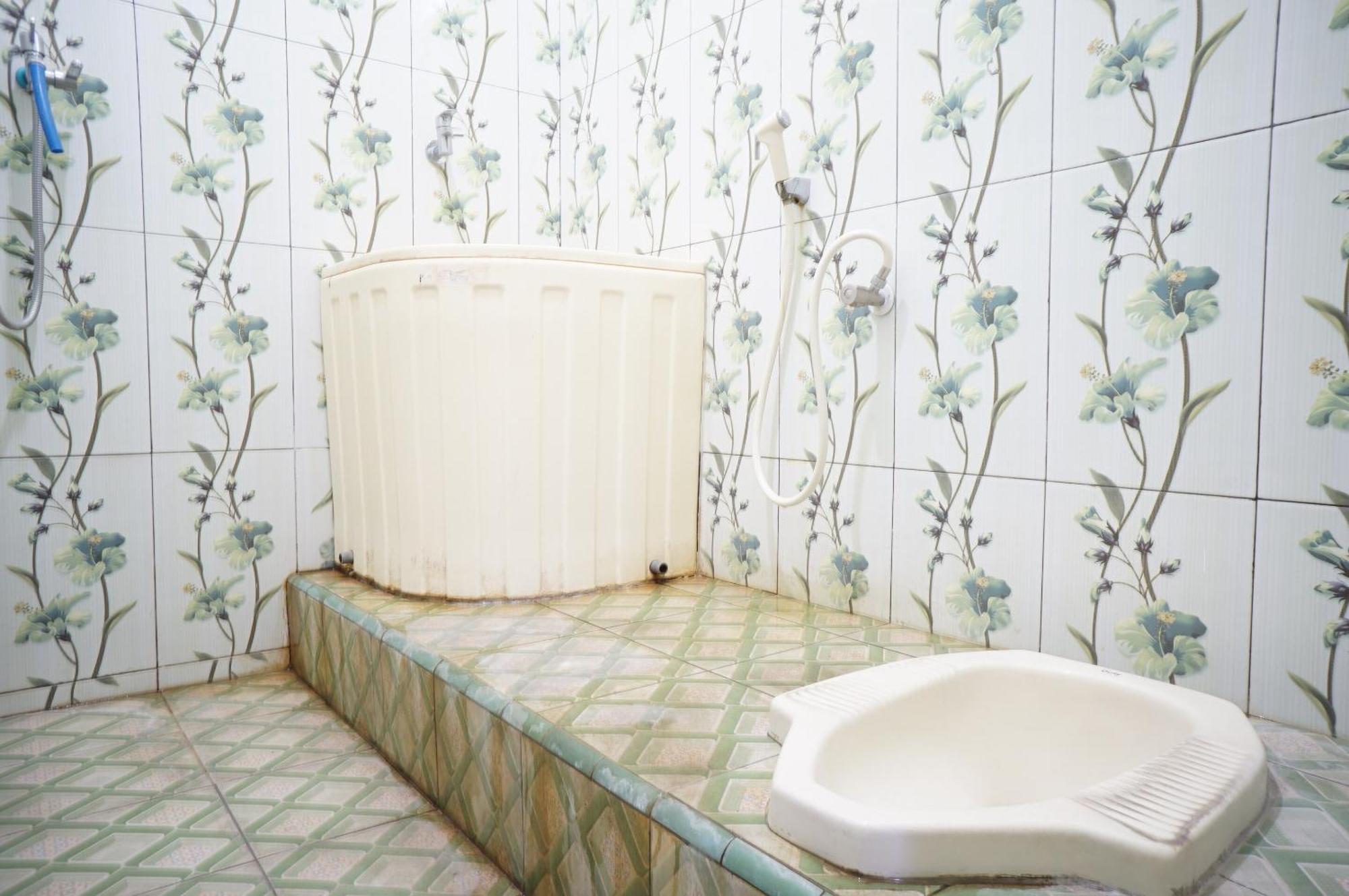 Spot On 93423 Kost Berkah Near Kebun Teh Wonosari Hotel Lawang Ngoại thất bức ảnh